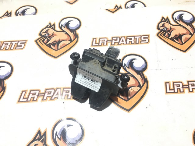 Замок задней двери LR016678 LAND ROVER