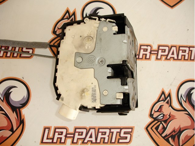 Внутренний дверной замок LR019759 LAND ROVER
