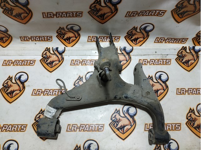 Рычаг задней подвески нижний, левый LR019978 LAND ROVER