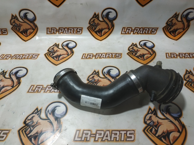 Патрубок интеркуллера LR022663 LAND ROVER