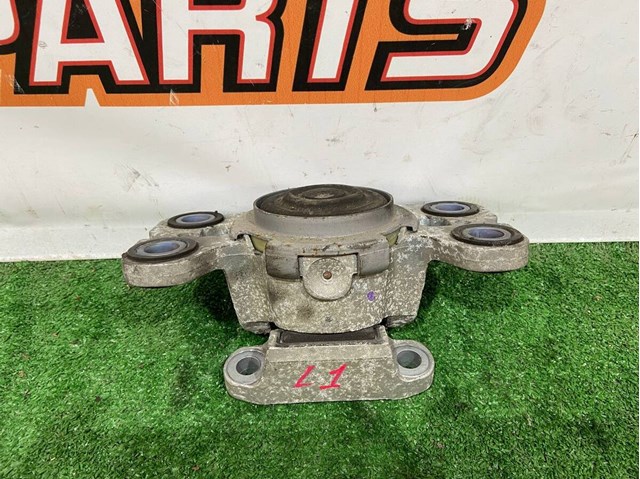 Подушка трансмиссии LR024738 LAND ROVER