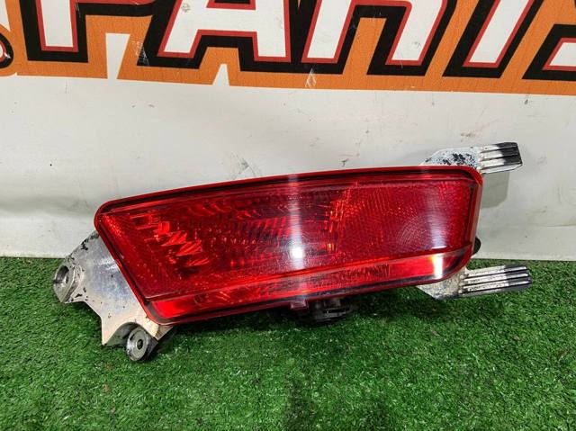 Противотуманнка задняя, правая LR025148 LAND ROVER