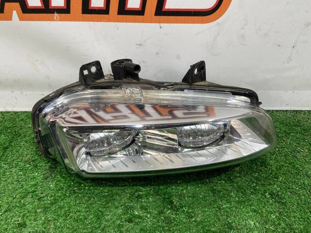 Правая противотуманная фара LR026089 LAND ROVER