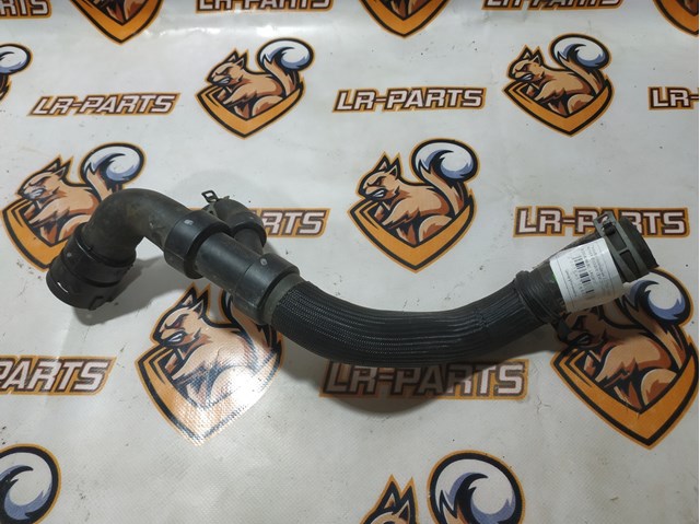Трубка масляного радиатора АКПП, нижняя LR026707 LAND ROVER