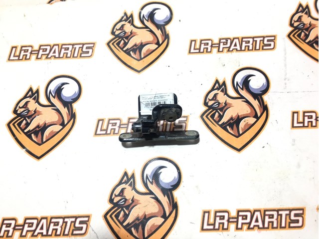 Петля крышки багажника LR031764 LAND ROVER