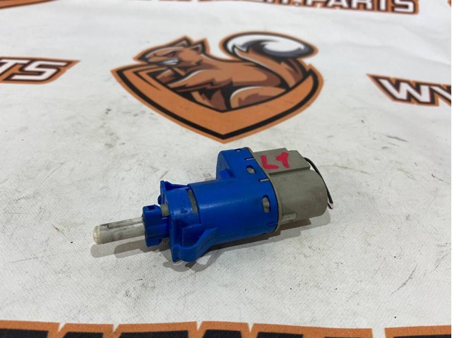Лягушка стоп сигнала LR032955 LAND ROVER