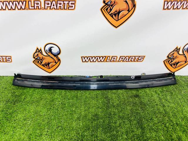 Фонарь сигнала торможения LR034231 LAND ROVER