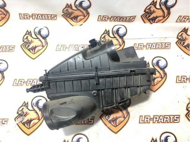Корпус воздушного фильтра, правый LR036425 LAND ROVER