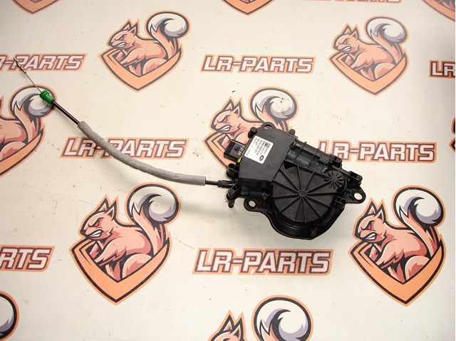 Актуатор замка задней двери LR039109 LAND ROVER