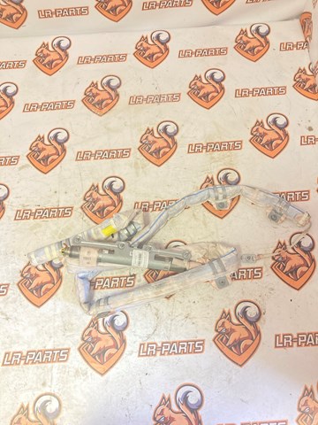 Шторка боковая правая LR043056 LAND ROVER