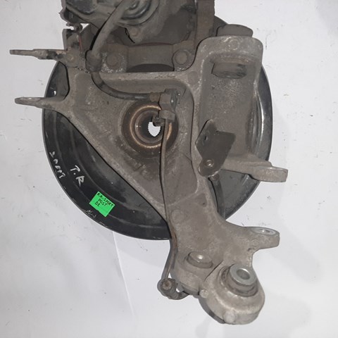 Цапфа поворотная правая LR043593 LAND ROVER