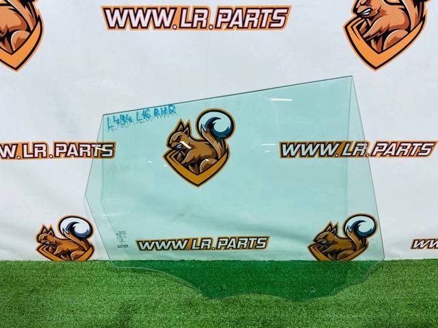 Стекло задней правой двери LR043950 LAND ROVER