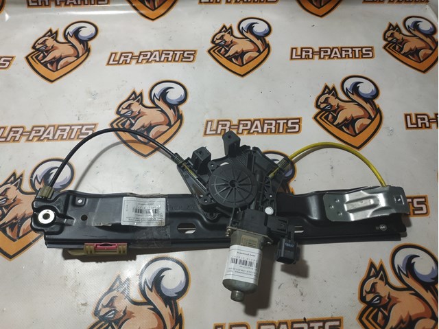 Стеклоподъемник левой задней двери LR046661 LAND ROVER