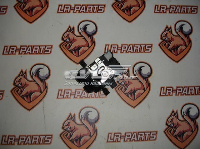 Замок и ручка двери задка LR048039 LAND ROVER