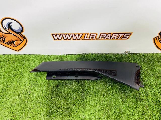 Накладка двери задней левой вертикальная LR050770 LAND ROVER