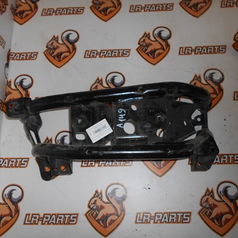 Балка крепления коробки передач LR052331 LAND ROVER