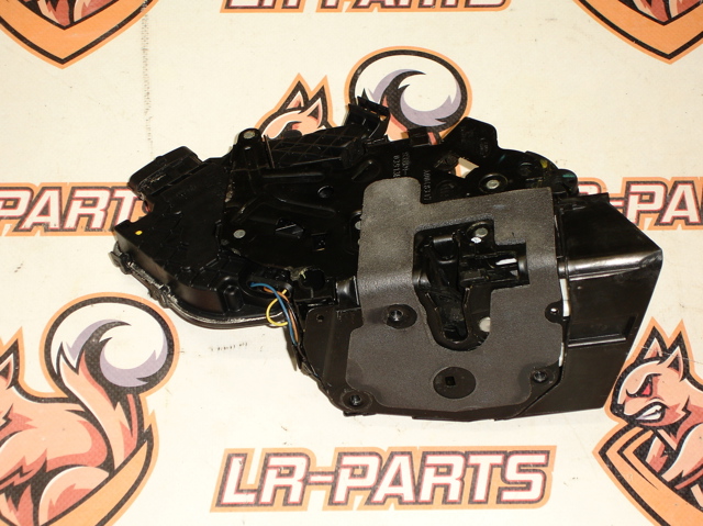 Замок задней правой двери  LR053694 LAND ROVER