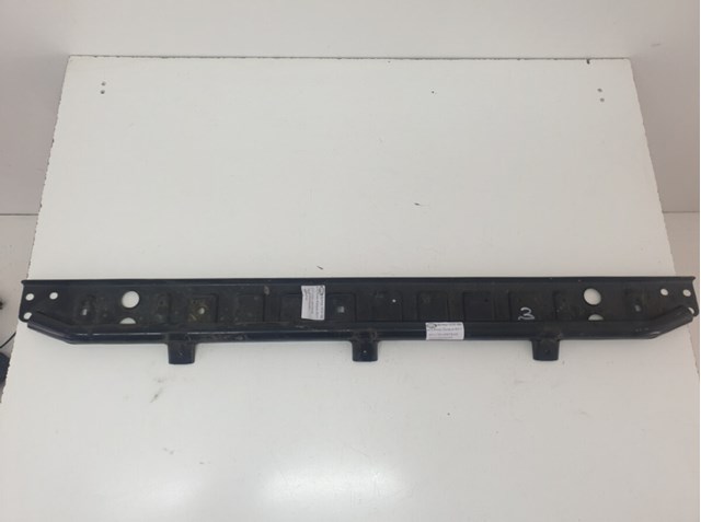 Кронштейн радиатора нижний LR060346 LAND ROVER