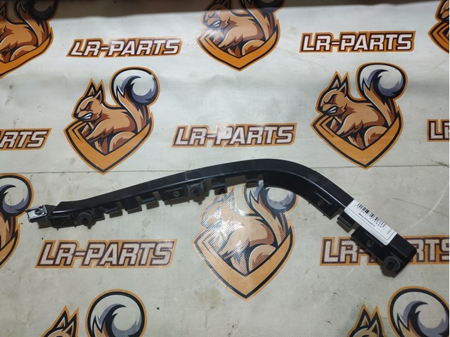 Направляющая заднего бампера, левая LR061275 LAND ROVER