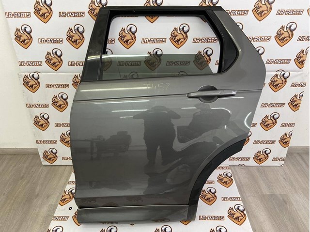 Дверь пассажирская задняя левая LR061285 LAND ROVER