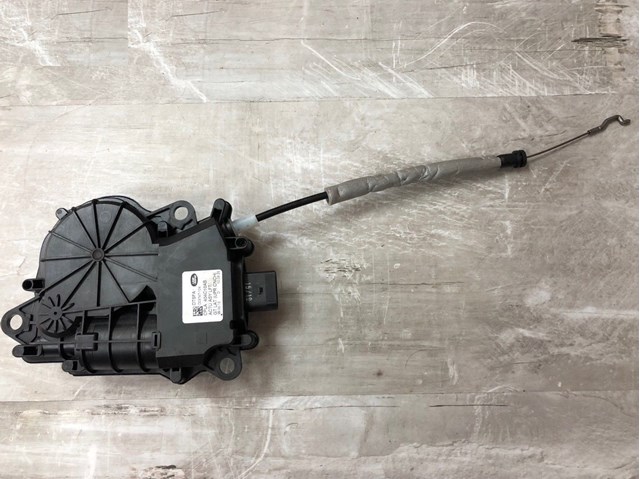 Замок крышки багажника LR070122 LAND ROVER