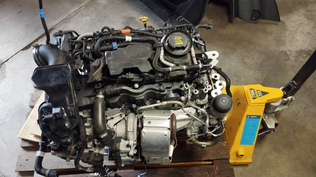 LR073652 LAND ROVER Коллектор впускной купить в Сумы