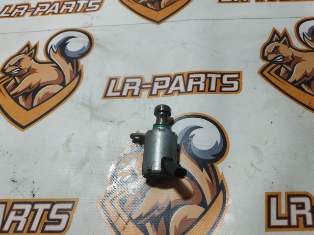 Клапан регулировки давления масла LR073684 LAND ROVER