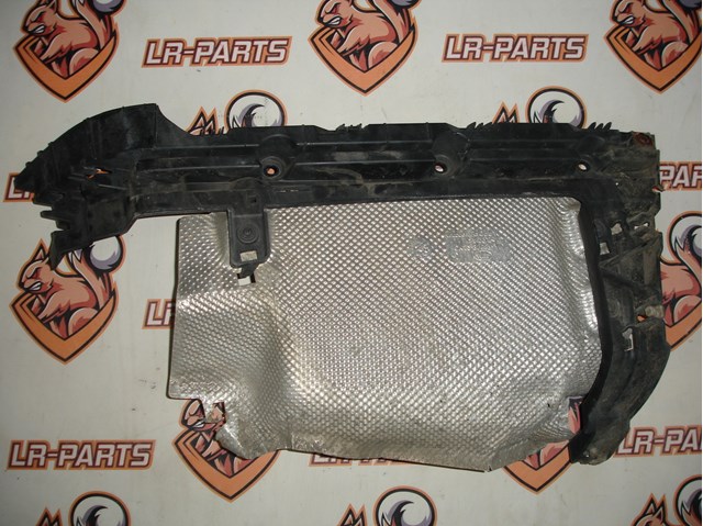 Направляющая заднего бампера, правая LR076516 LAND ROVER