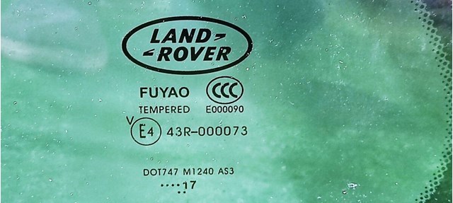 Стекло багажного отсека, левое LR078383 LAND ROVER
