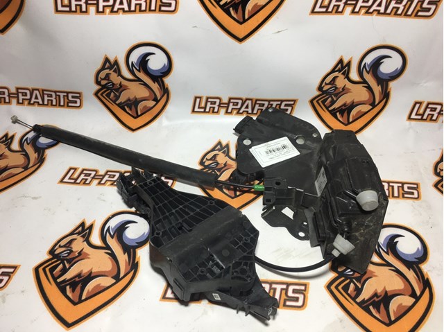 Замок задней двери, правой LR078746 LAND ROVER