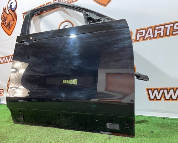 Пассажирская передняя дверь LR080195 LAND ROVER