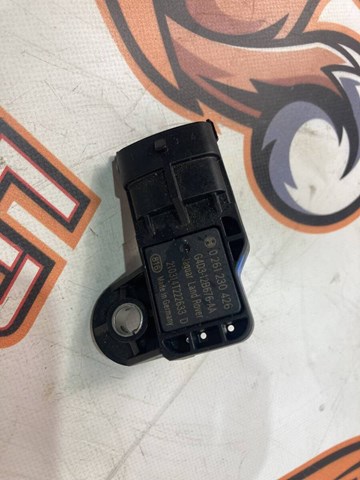 Датчик давления во впускном коллекторе LR090375 LAND ROVER