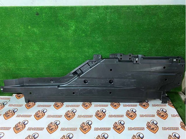 Защита днища передняя правая LR092677 LAND ROVER