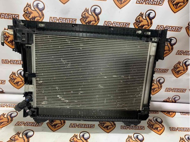 Радиатор охлаждения двигателя, дополнительный LR092812 LAND ROVER