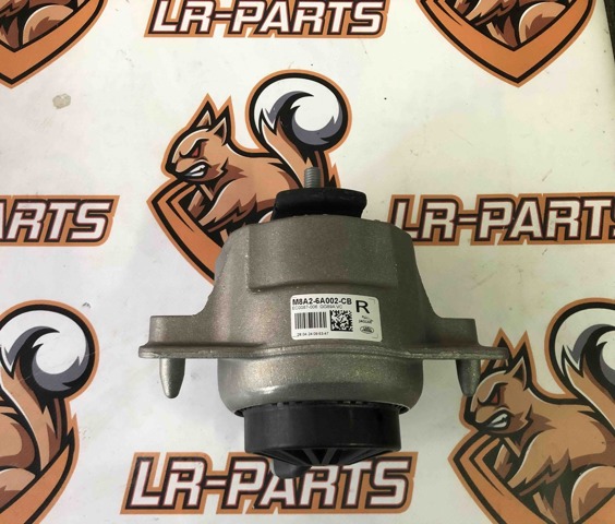 Кронштейн подушки (опоры) двигателя, правой LR094227 LAND ROVER