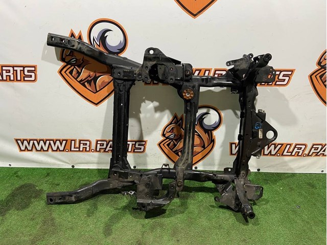 Балка передней подвески LR105632 LAND ROVER