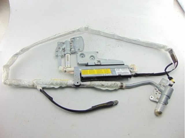 LAND ROVER LR106220 Шторка боковая, правая в наличии Украина