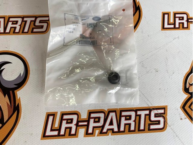Гайка выпускного коллектора LR106277 LAND ROVER