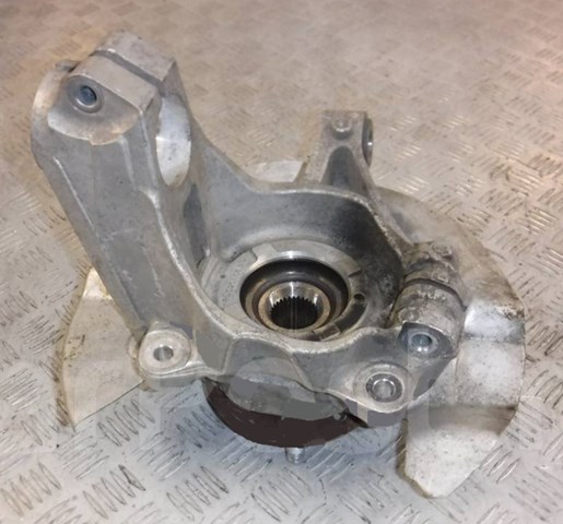 Цапфа поворотная правая LR109399 LAND ROVER