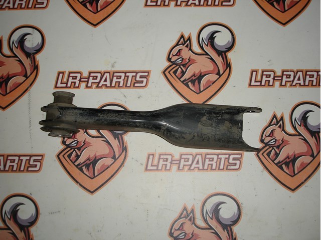 Балансир задний нижний, левый LR118365 LAND ROVER