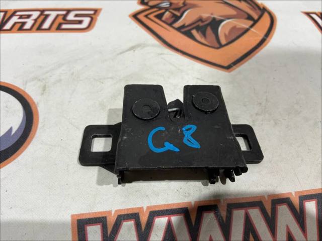 Замок крышки капота LR138825 LAND ROVER