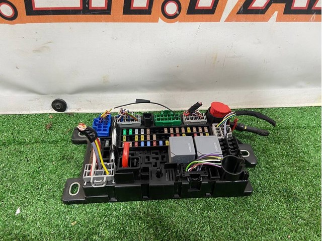 Монтажный блок LR144125 LAND ROVER