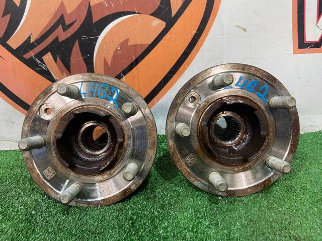 Ступица переднего колеса LR146814 LAND ROVER