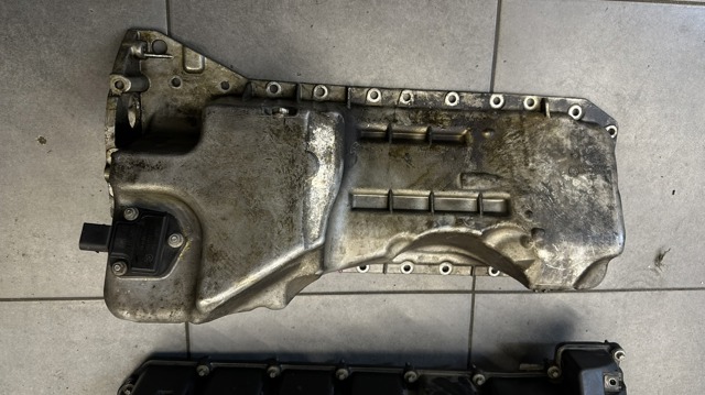 Масляный поддон двигателя 11137552414 BMW