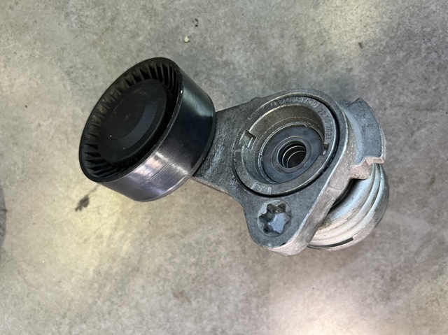 Натяжная планка поликлинового ремня 11288624196 BMW
