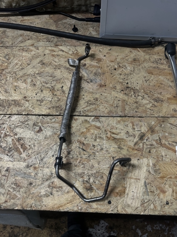 Подача масляная труба 11428513616 BMW