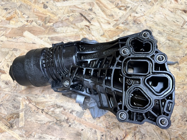  Корпус масляного фильтра 11428649177 BMW