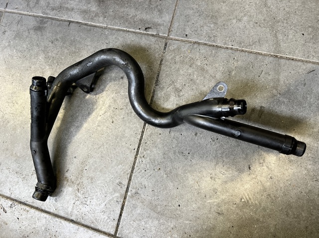 BMW 11537806706 Шланг (патрубок) водяного насоса приемный в наличии Запорожье