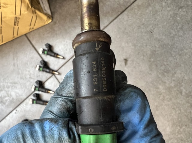 13537574376 BMW купить в Каменское