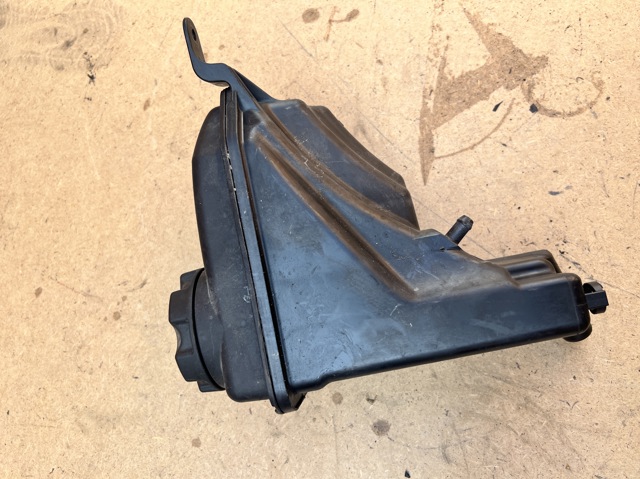 BMW 17137607482 Бачок системы охлаждения расширительный в наличии Павлоград